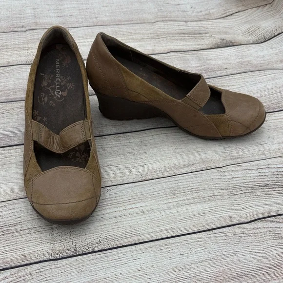 Merrell Women's Brown Wedge Shoes - Picture 1 of 13